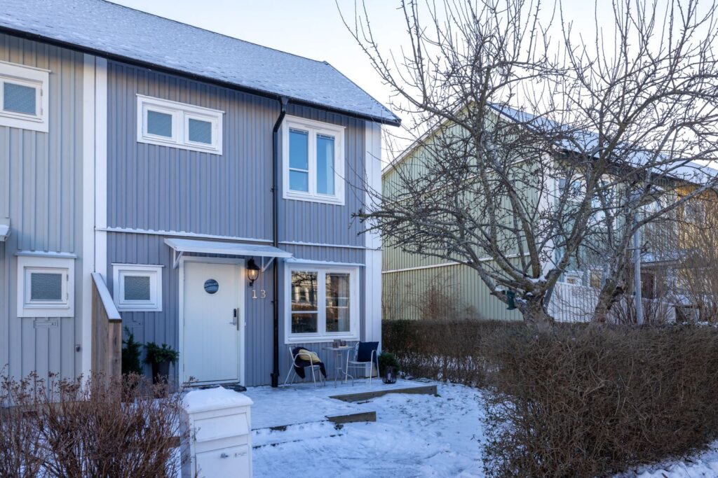 28. Takomlaggning Taklacka Villa Enskedefaltet Stureby